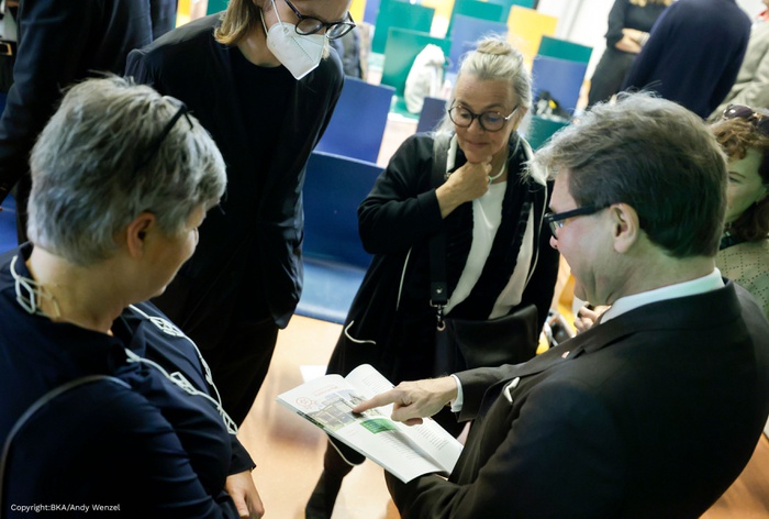 Dipl. Ing. Josef-Matthias Printschler und Dr. Barbara Feller mit Bundesminister Dr. Martin Polaschek