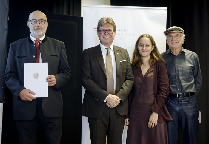 Anerkennung für den Schulcampus Neustift: Direktor Thomas Wirth und Architekturbüro fasch&fuchs.ZT‐gmbh