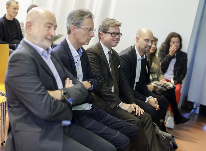 Bundesminister Martin Polaschek mit Christian Kühn und Jurymitglied Christian Posad