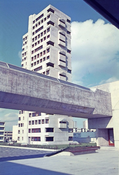Karl Schwanzer, WIFI, Internatsturm, St. Pölten, NÖ,
1965–1972, Internatsturm 1999 abgerissen. – © FOTO: ARCHIV KARL SCHWANZER WIEN Karl Schwanzer, WIFI, Internatsturm, St. Pölten, NÖ,
1965–1972, Internatsturm 1999 abgerissen.